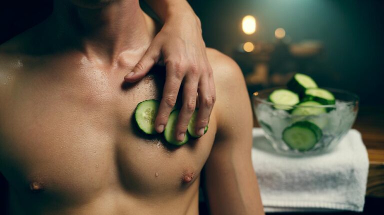Illustration of chilled cucumber slices placed on a freshly waxed chest to reduce redness